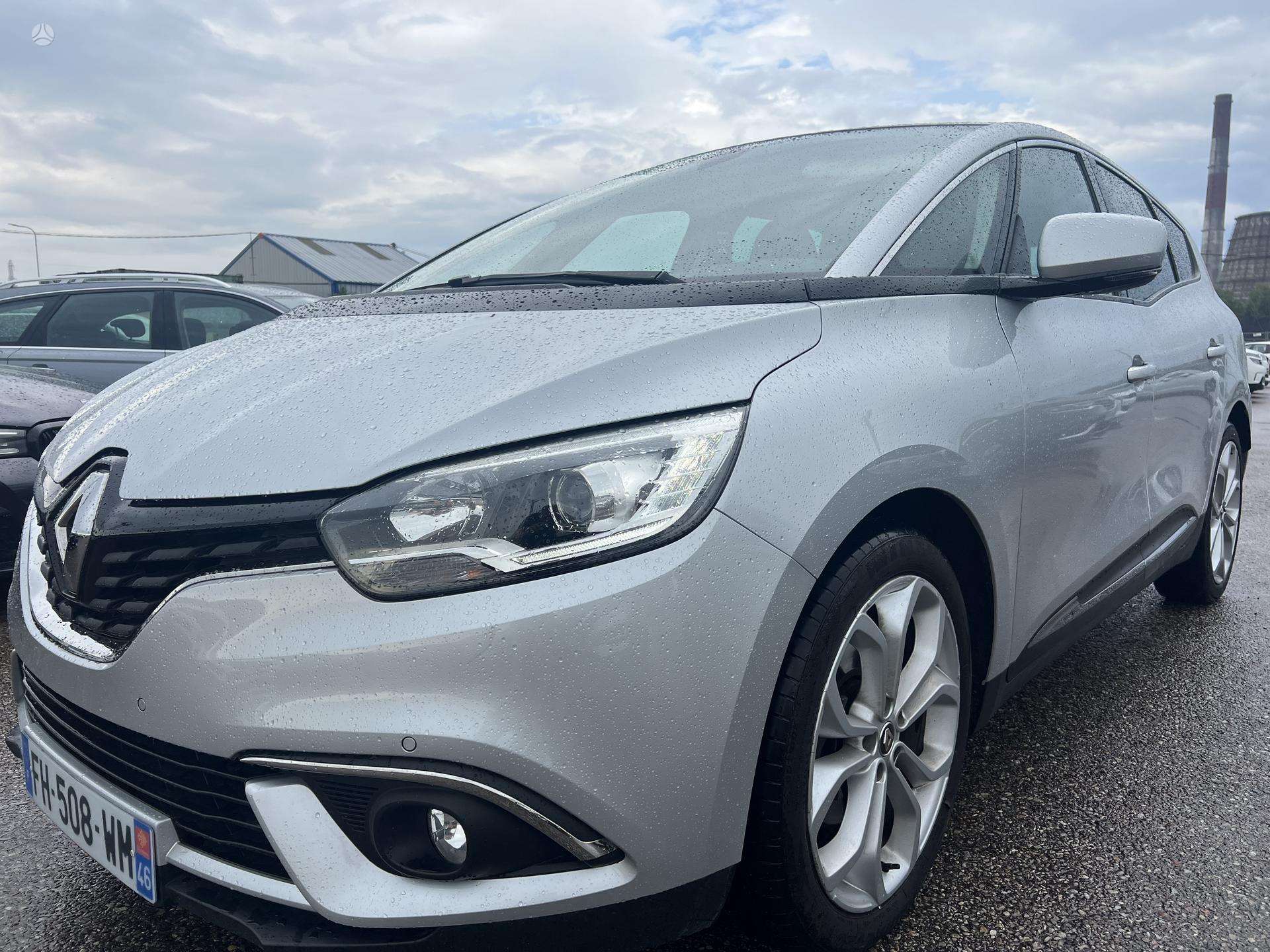 Renault Grand Scenic.
