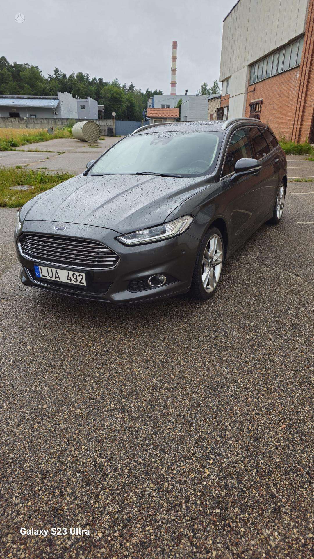 Ford Mondeo.