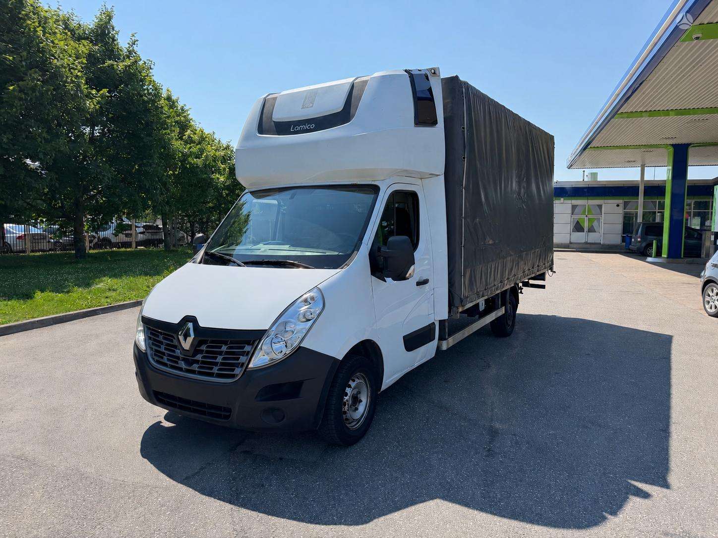 Renault Master.