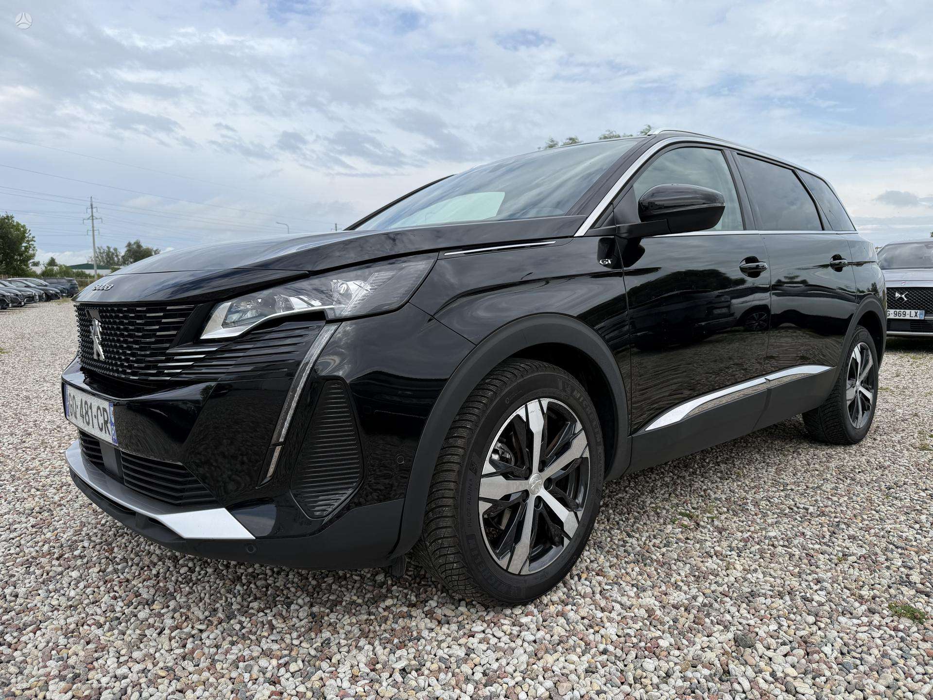 Peugeot 5008.