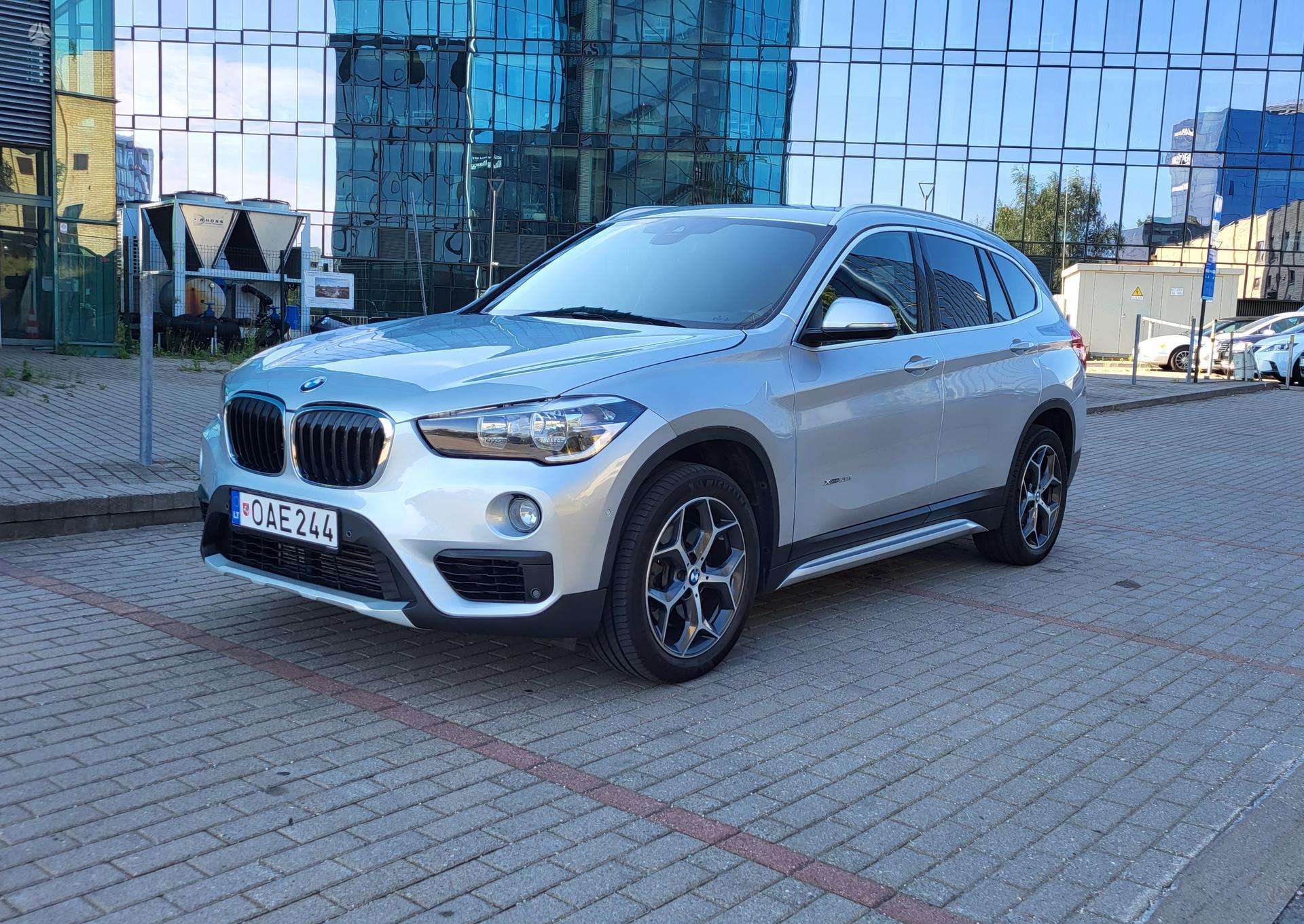 BMW X1.