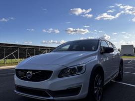 Volvo V60 Cross Country.