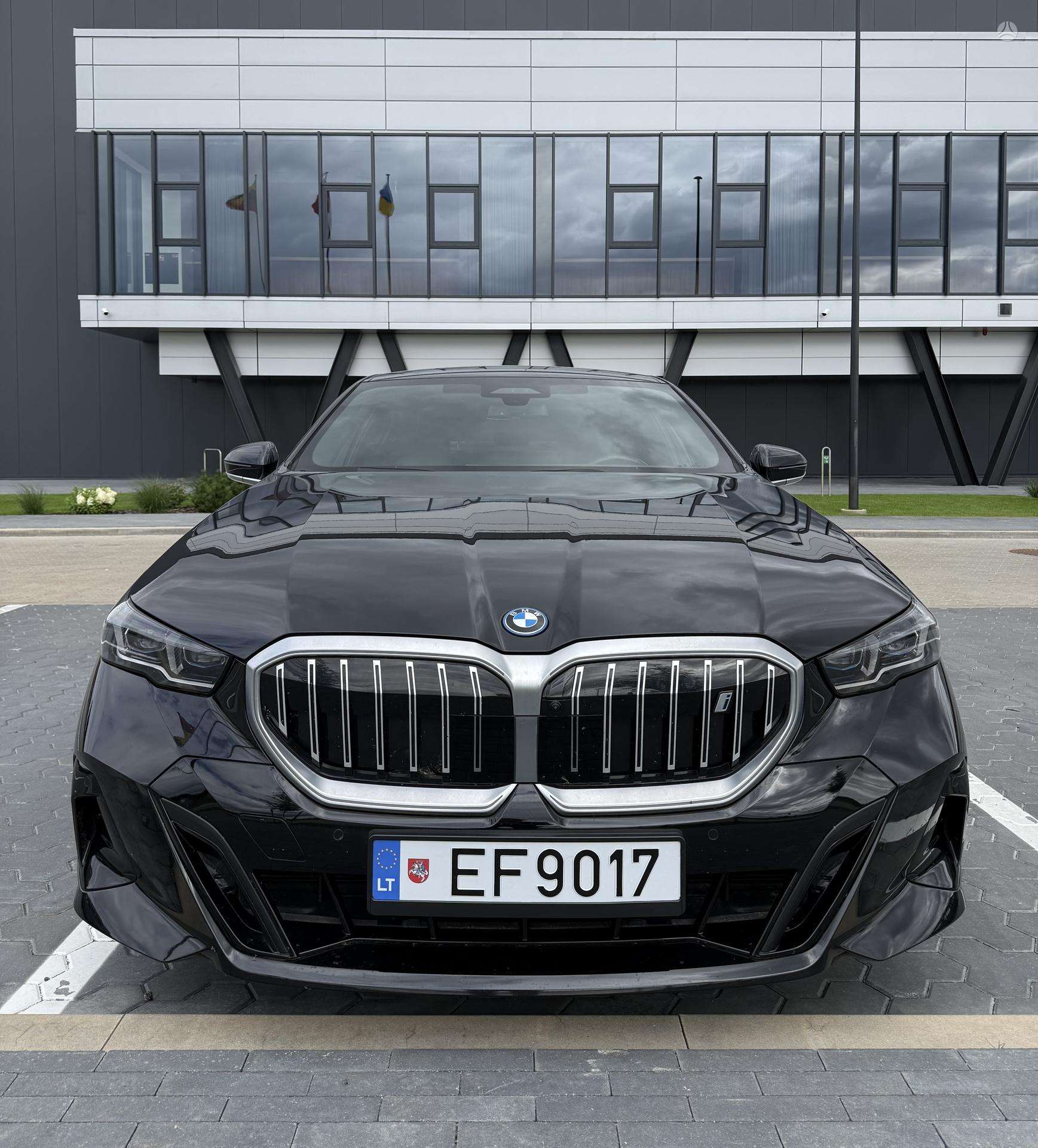 BMW i5