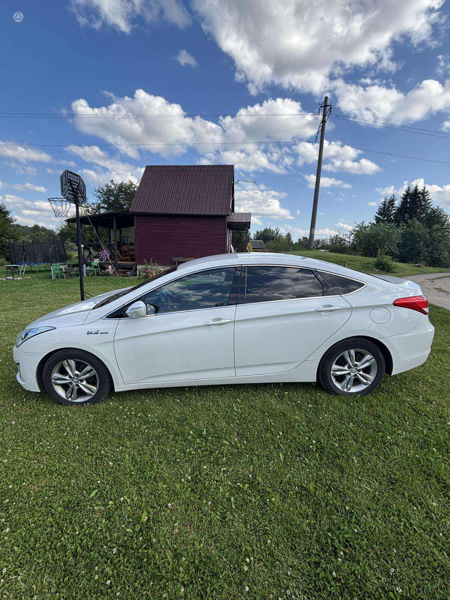 Hyundai i40.
