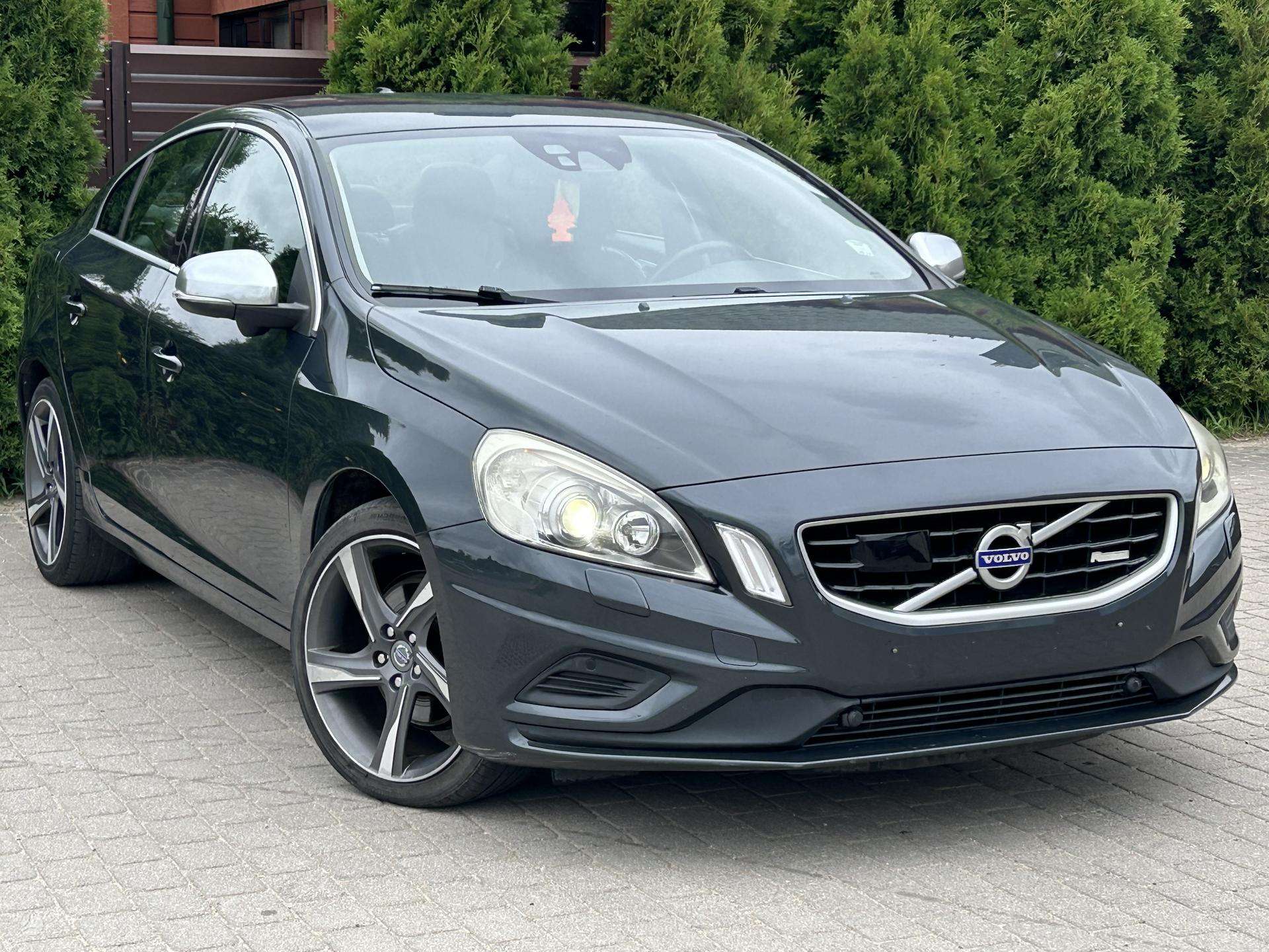 Volvo S60.
