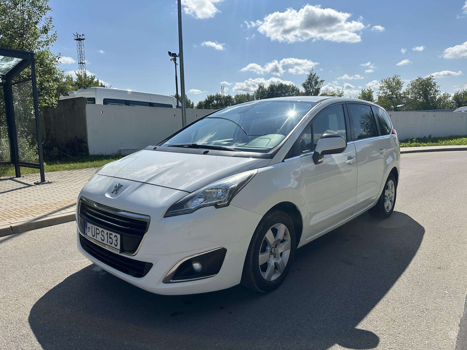 Peugeot 5008.