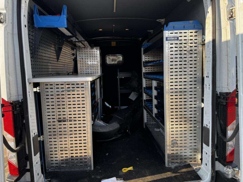 Ford Transit.