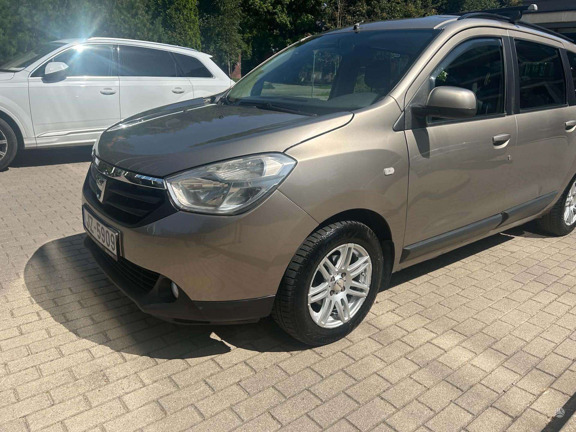 Dacia Lodgy.