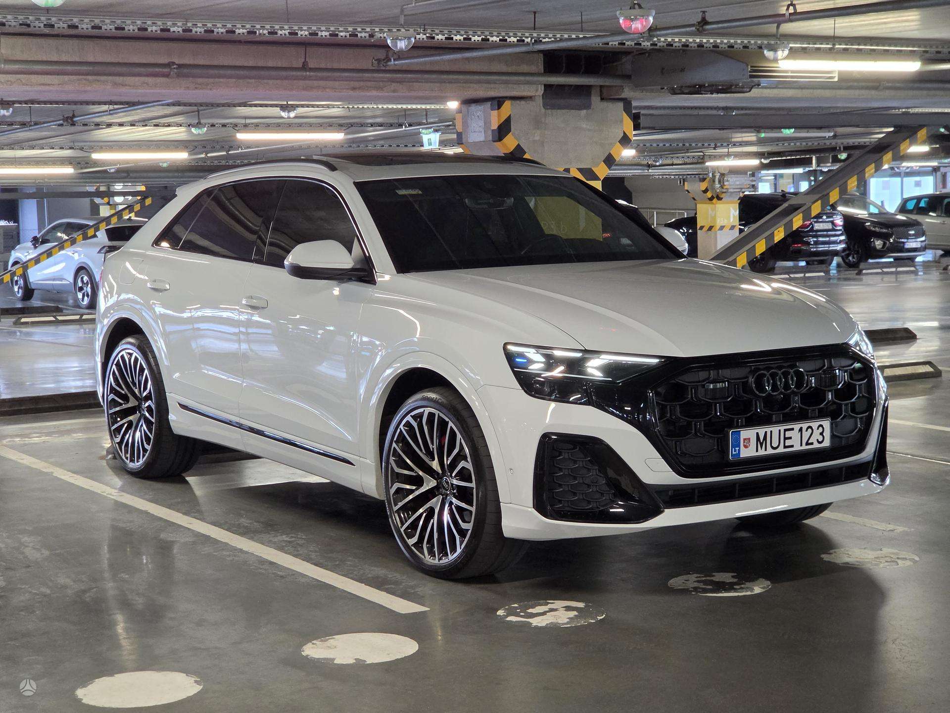 Audi Q8.