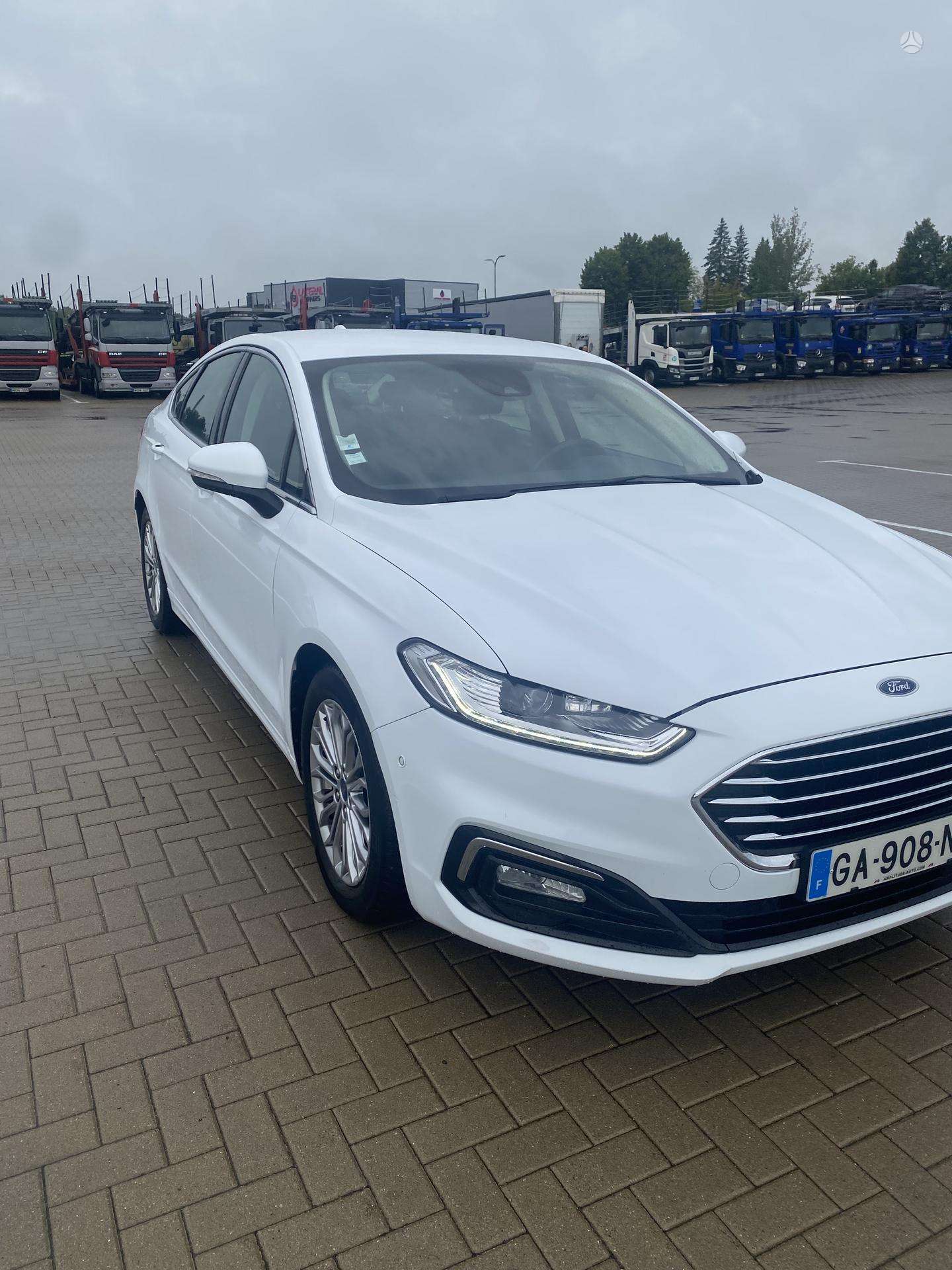 Ford Mondeo.