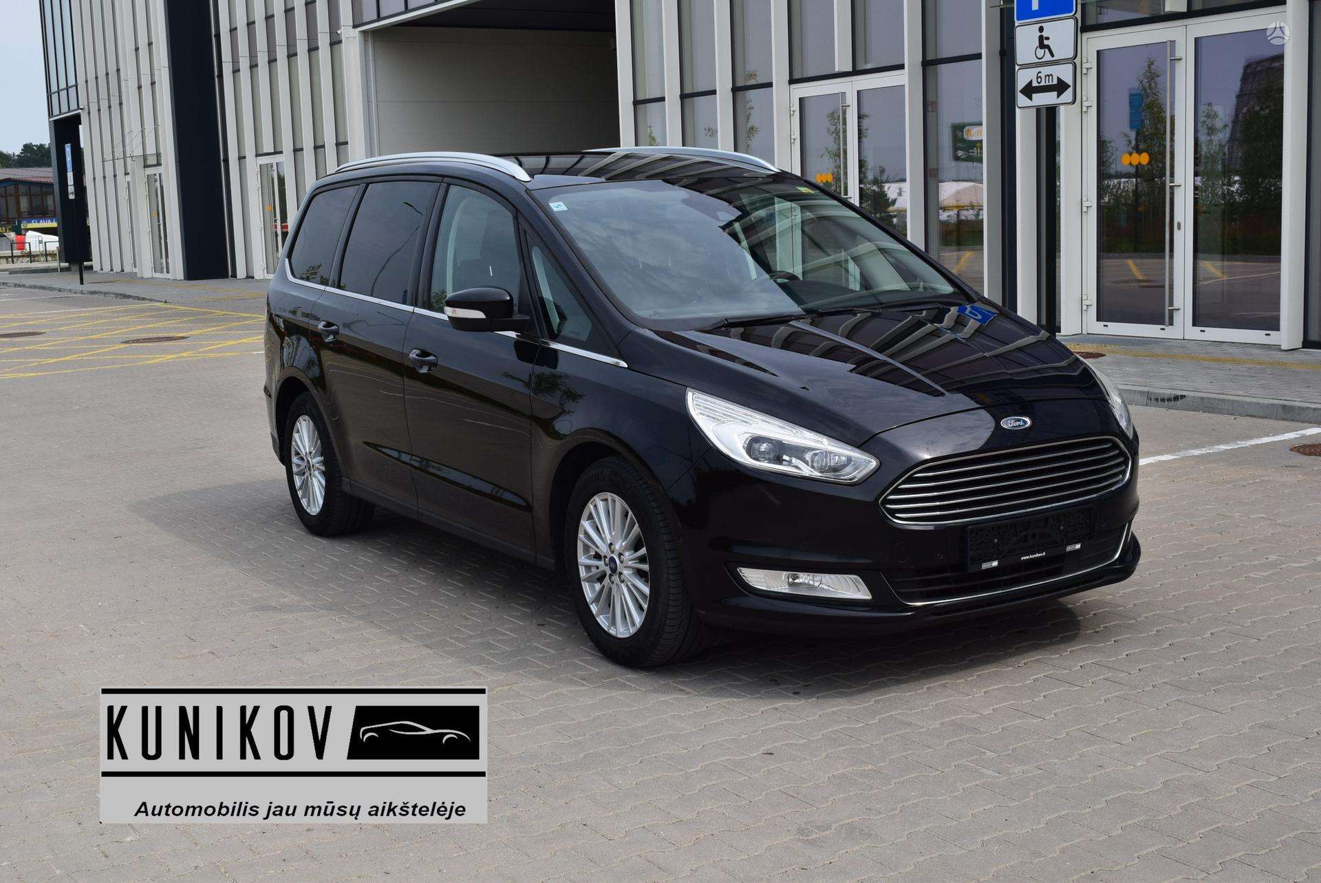Ford Galaxy.