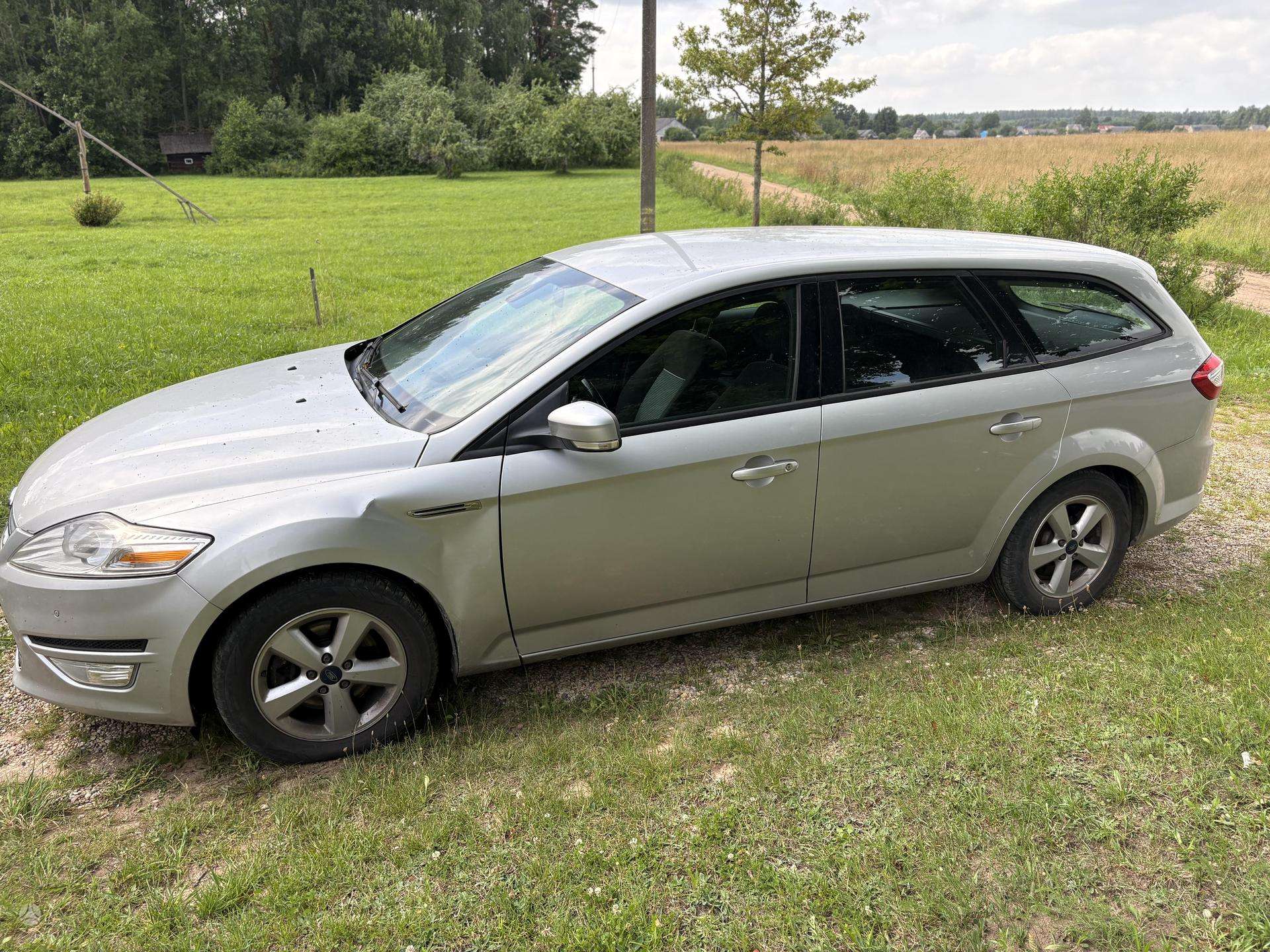 Ford Mondeo.