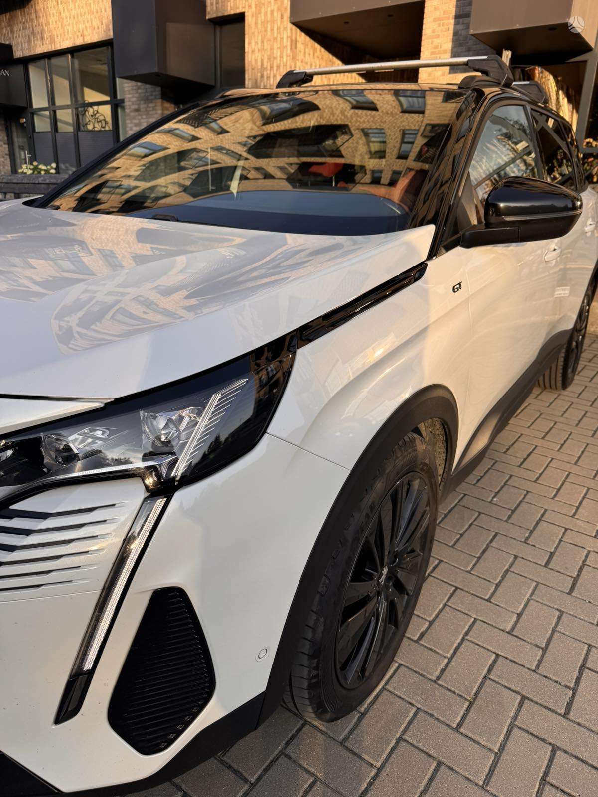 Peugeot 5008.