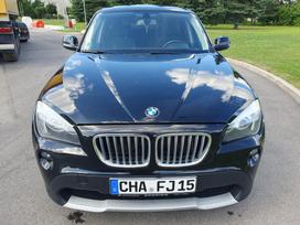 BMW X1.