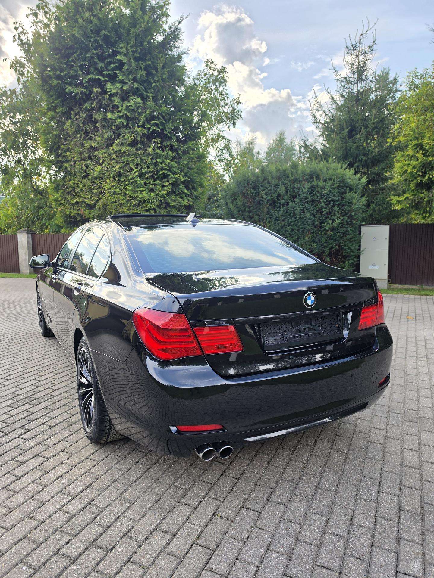 BMW 730.