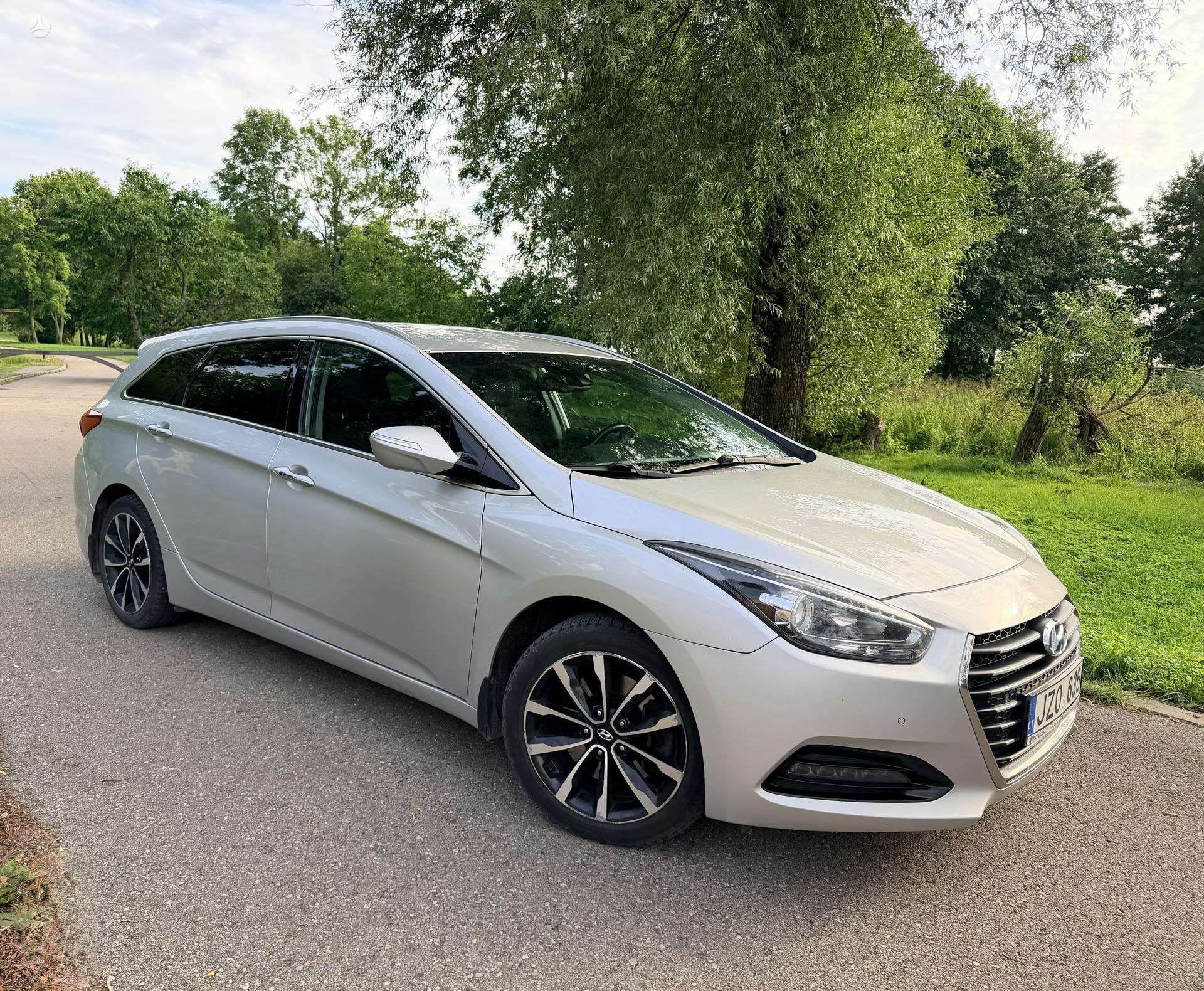 Hyundai i40.
