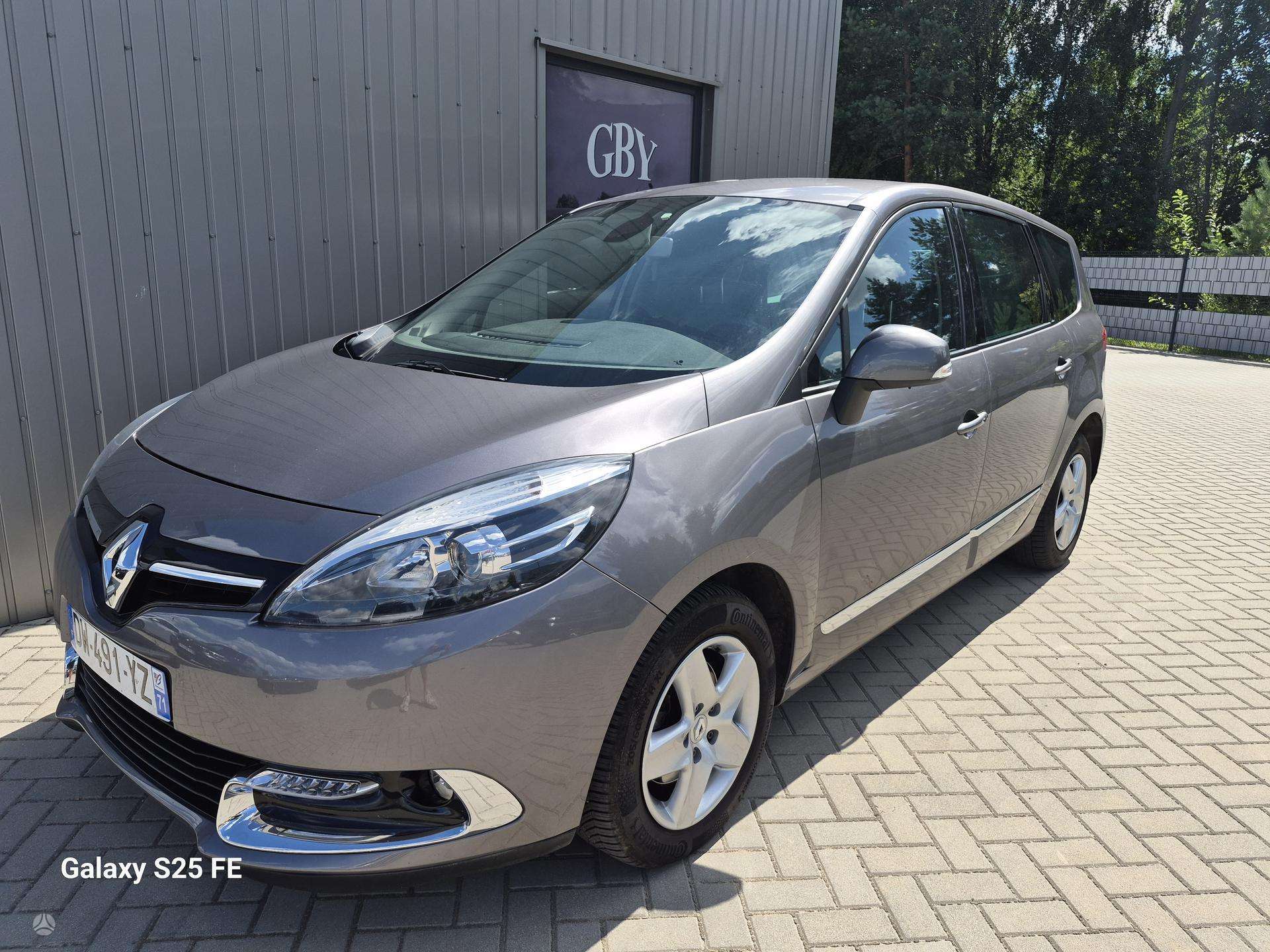 Renault Grand Scenic.