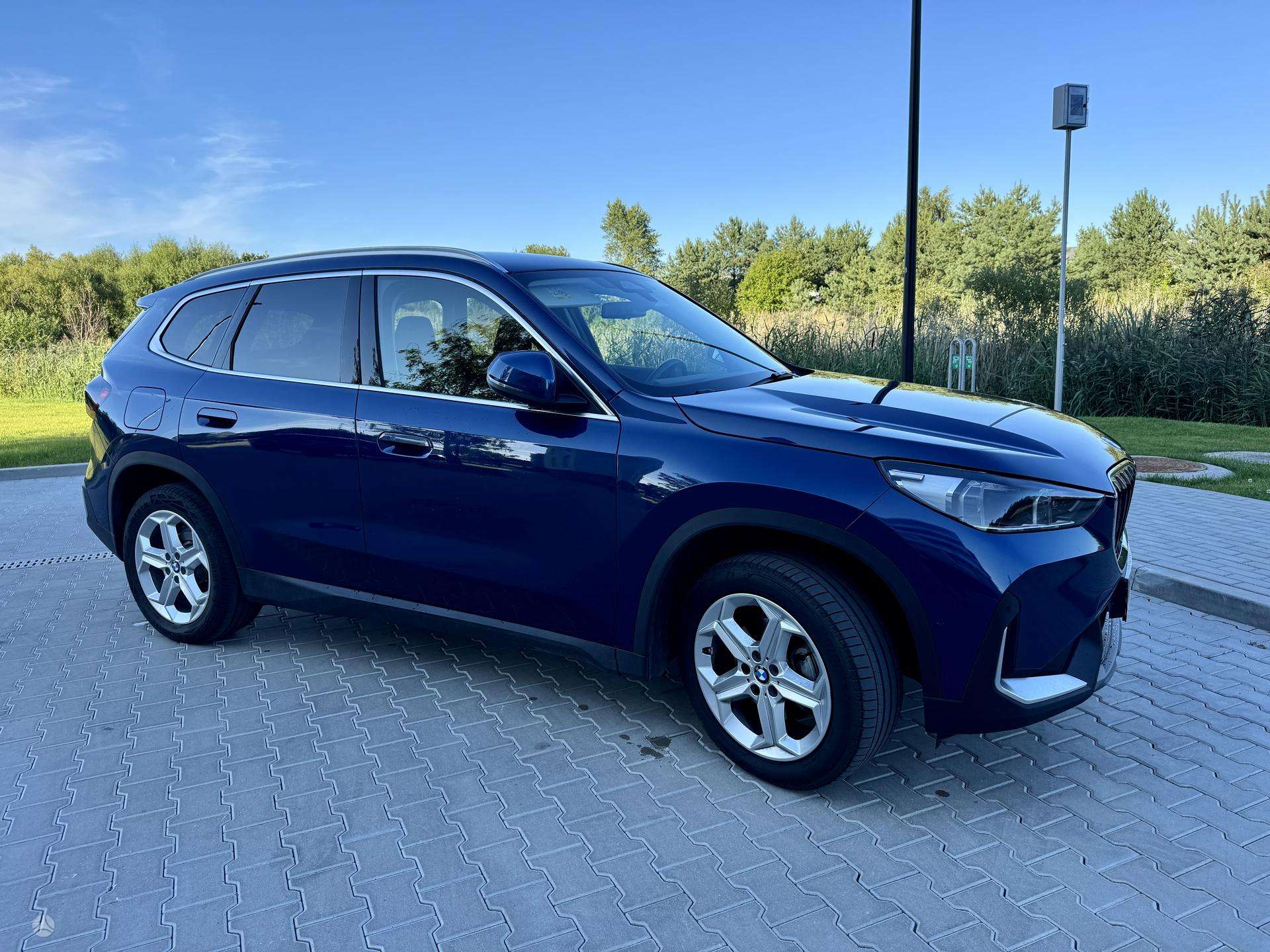 BMW X1.