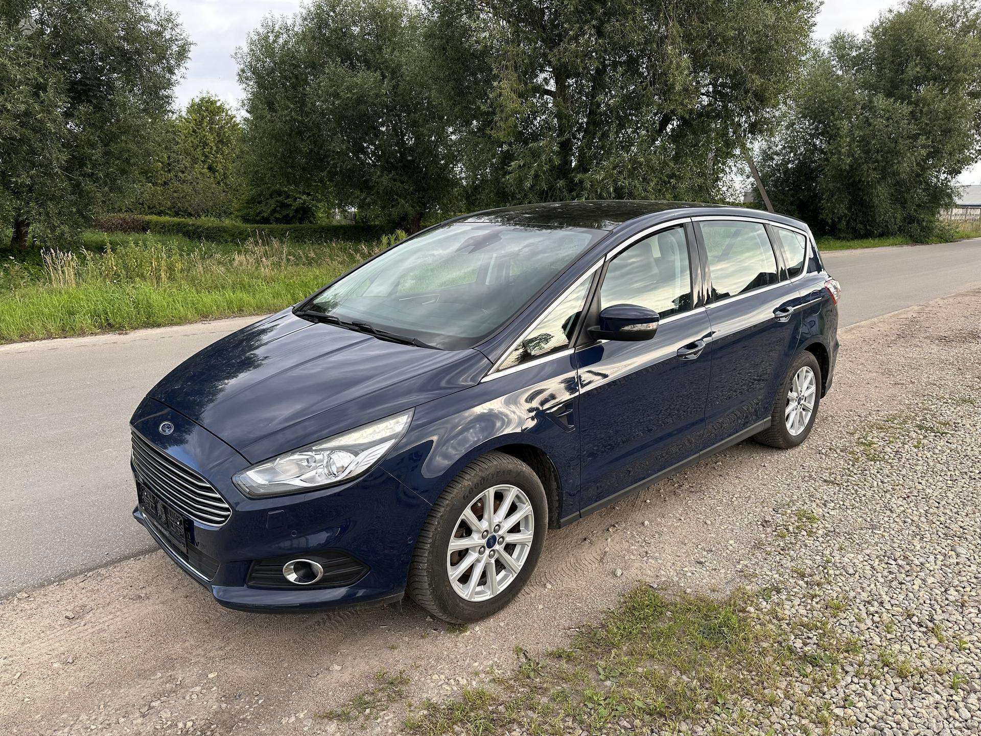 Ford S-MAX.