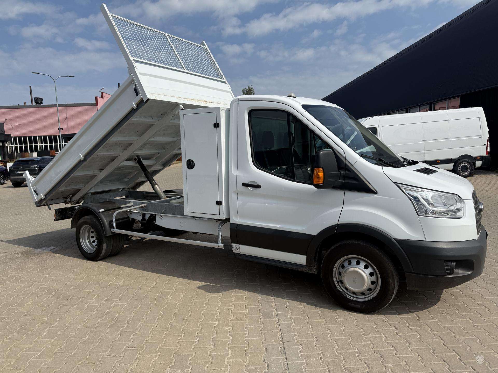 Ford Transit.