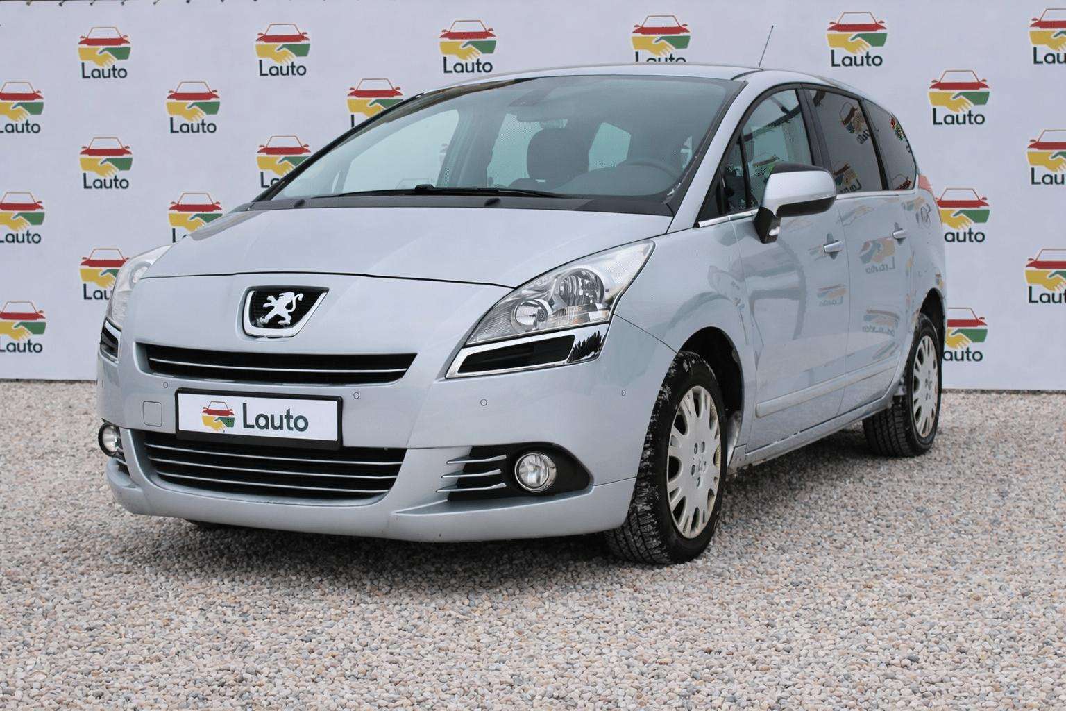 Peugeot 5008.