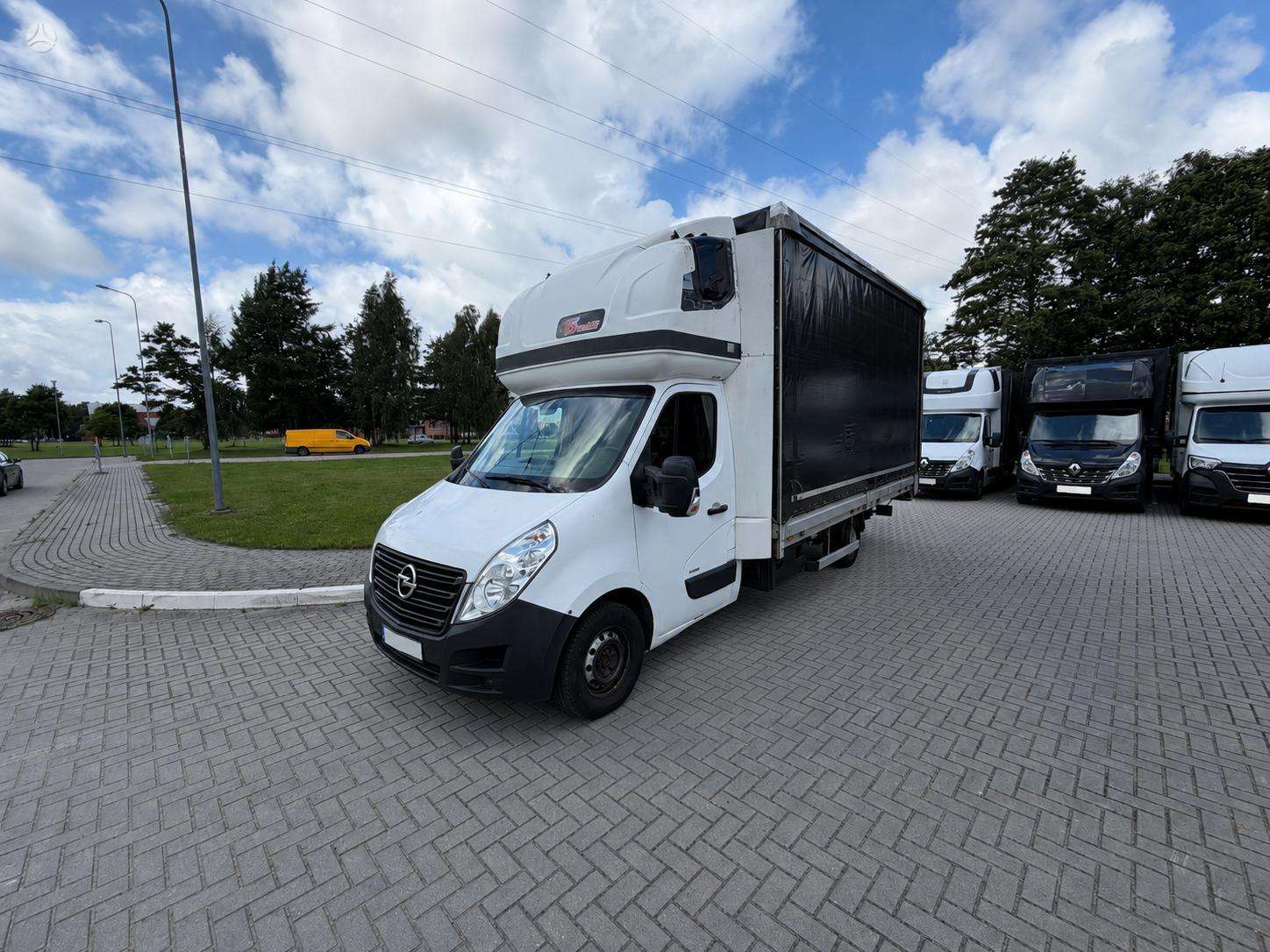 Renault Master.