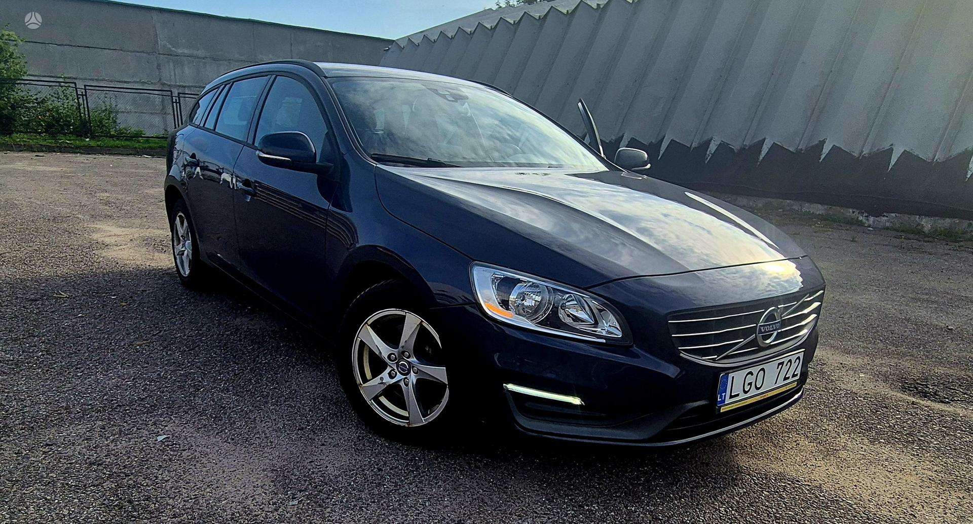 Volvo V60.