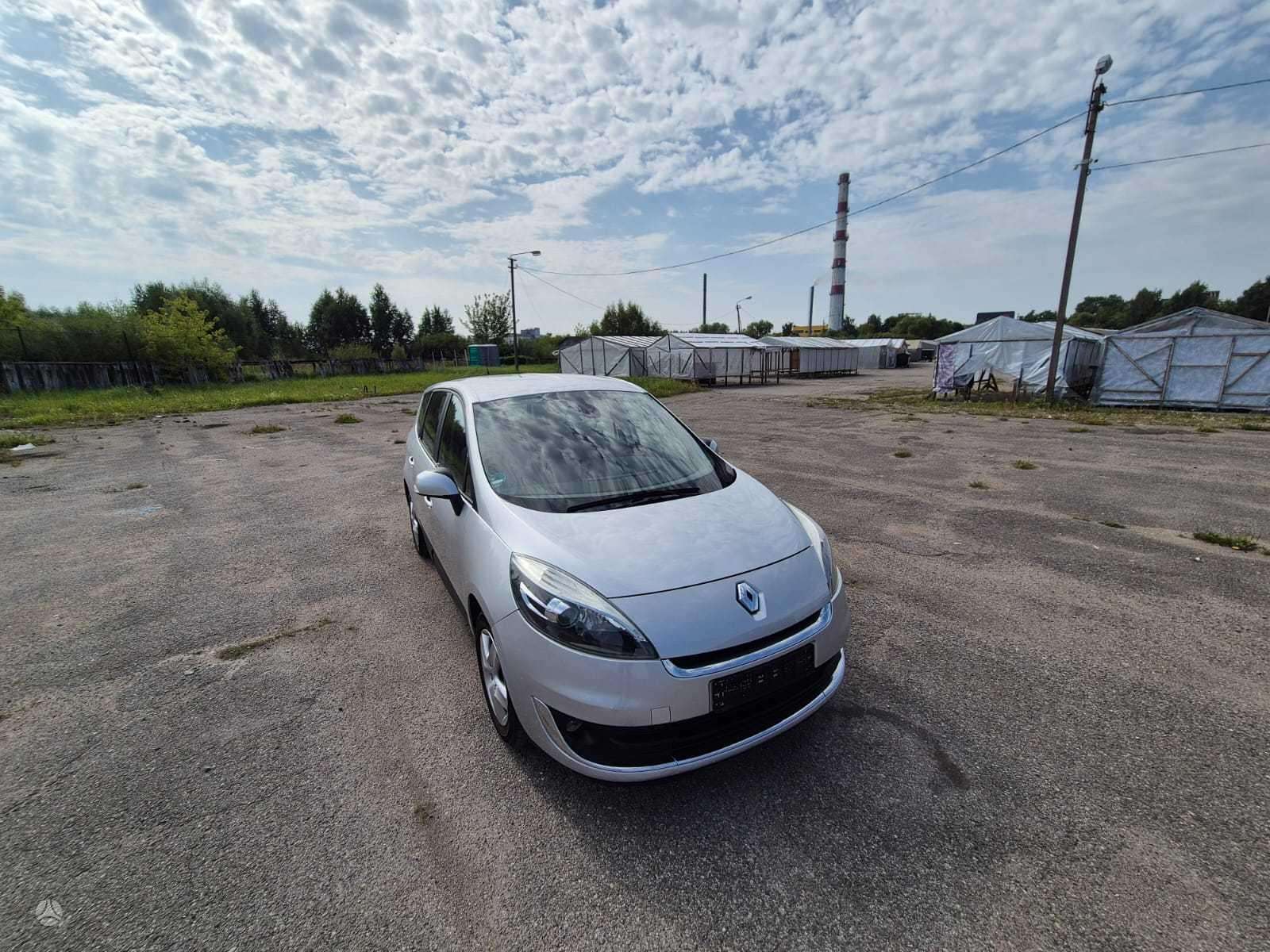 Renault Grand Scenic.