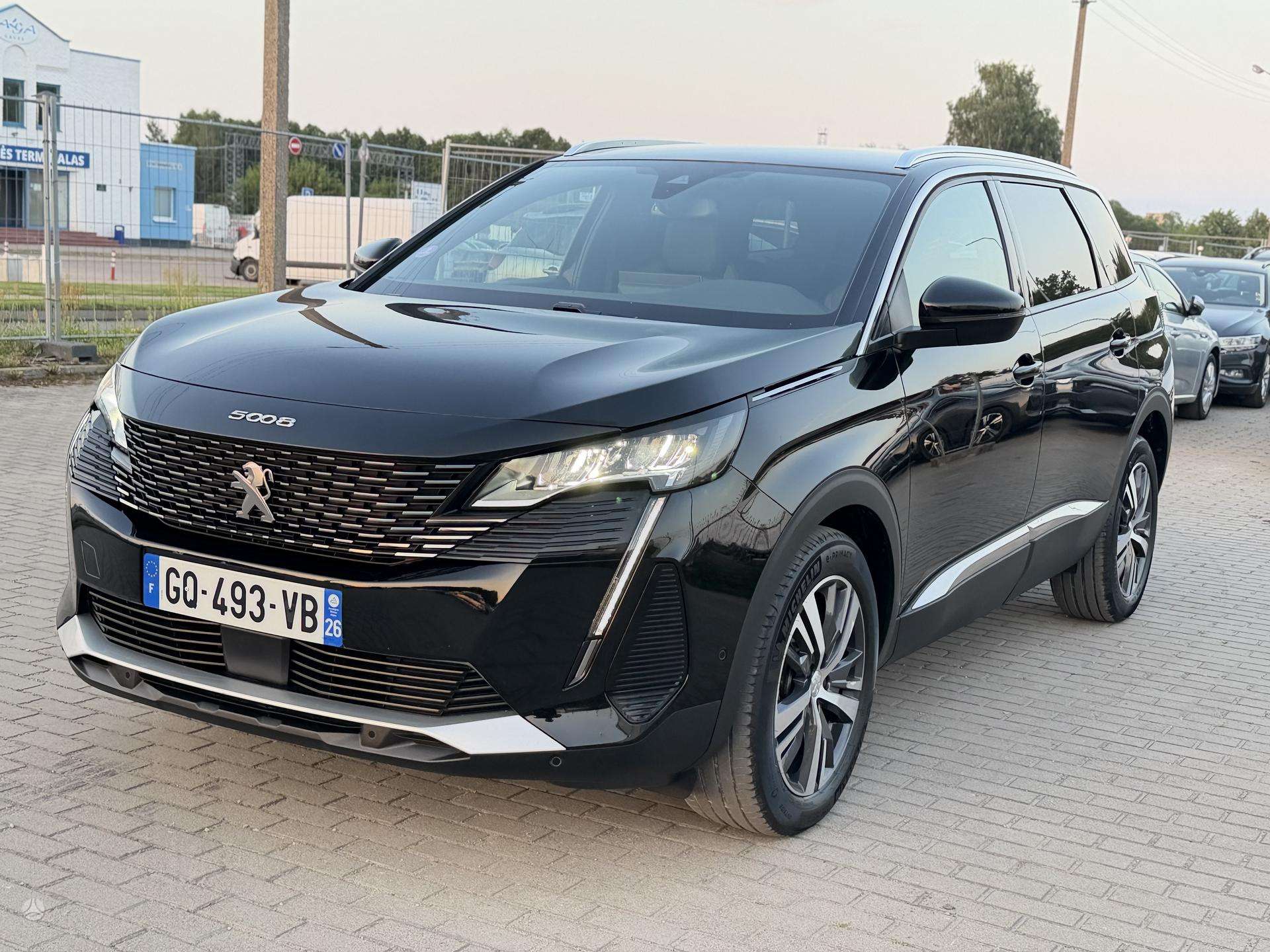Peugeot 5008.