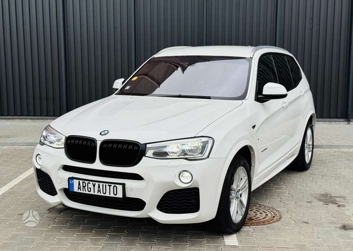 BMW X3.