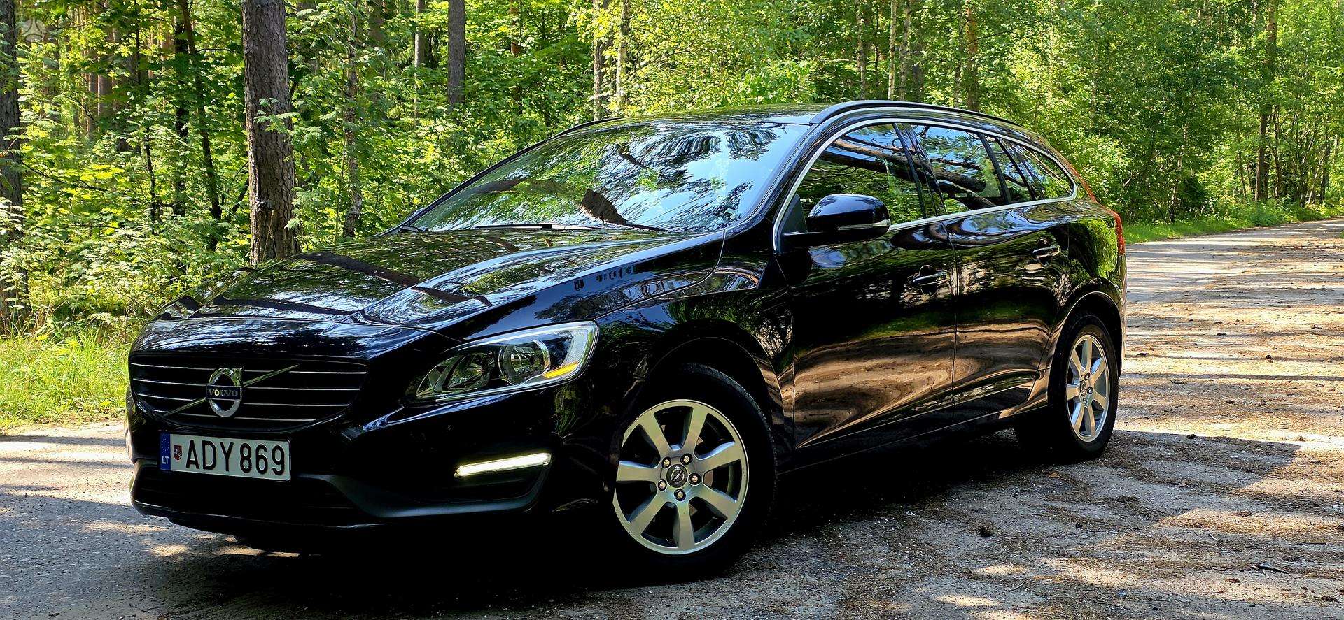 Volvo V60.