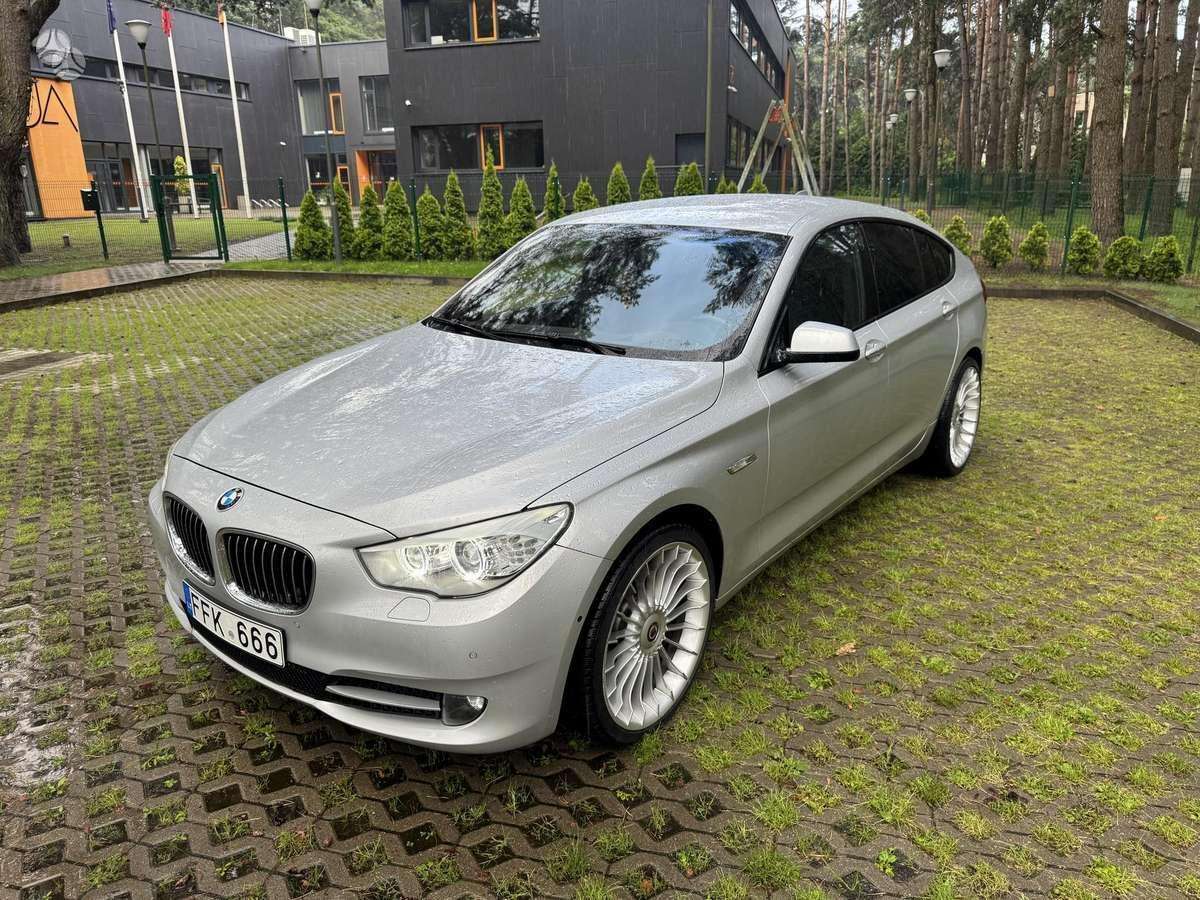 BMW 535 Gran Turismo.