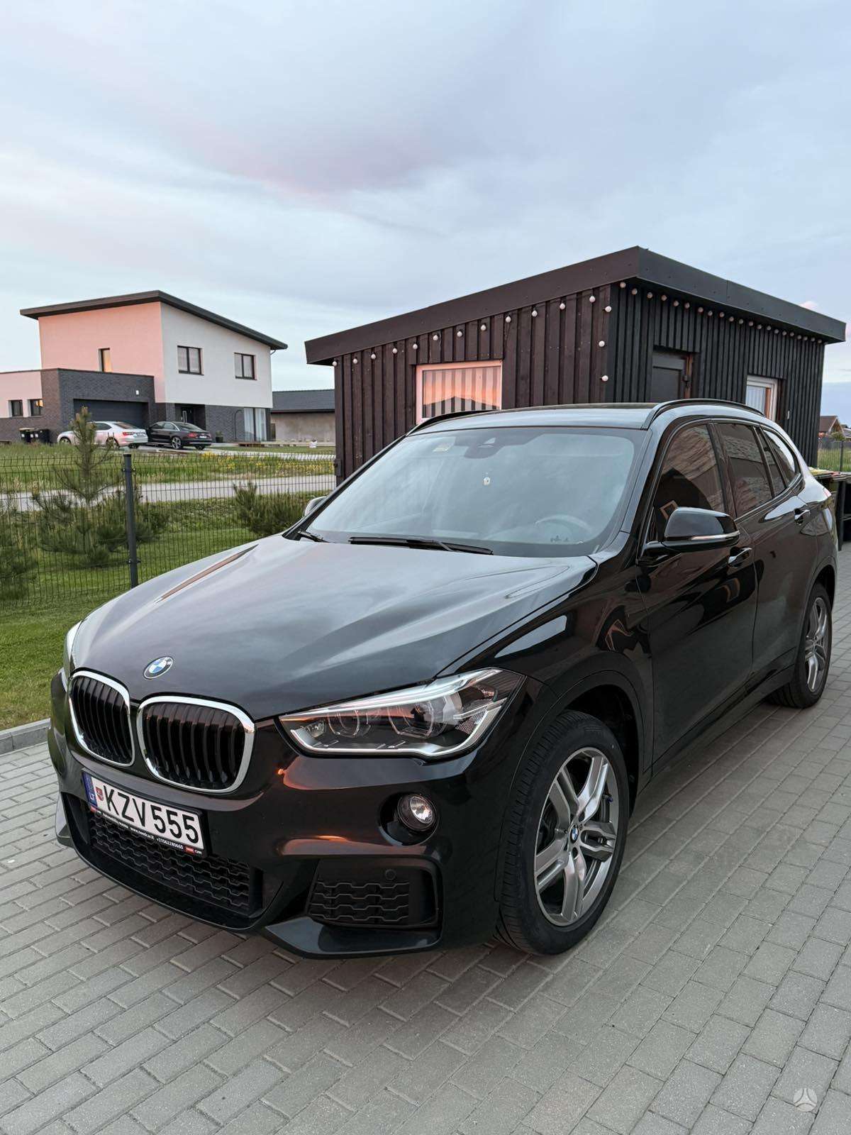 BMW X1.