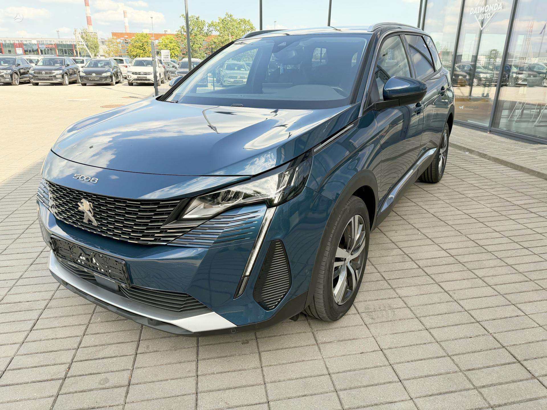 Peugeot 5008.