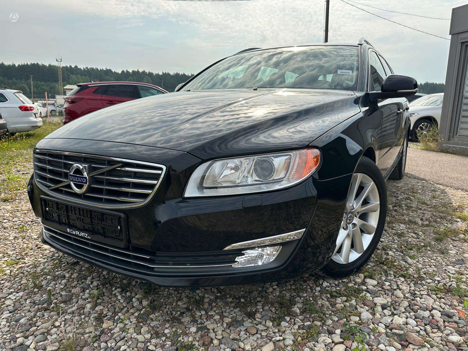 Volvo V70.