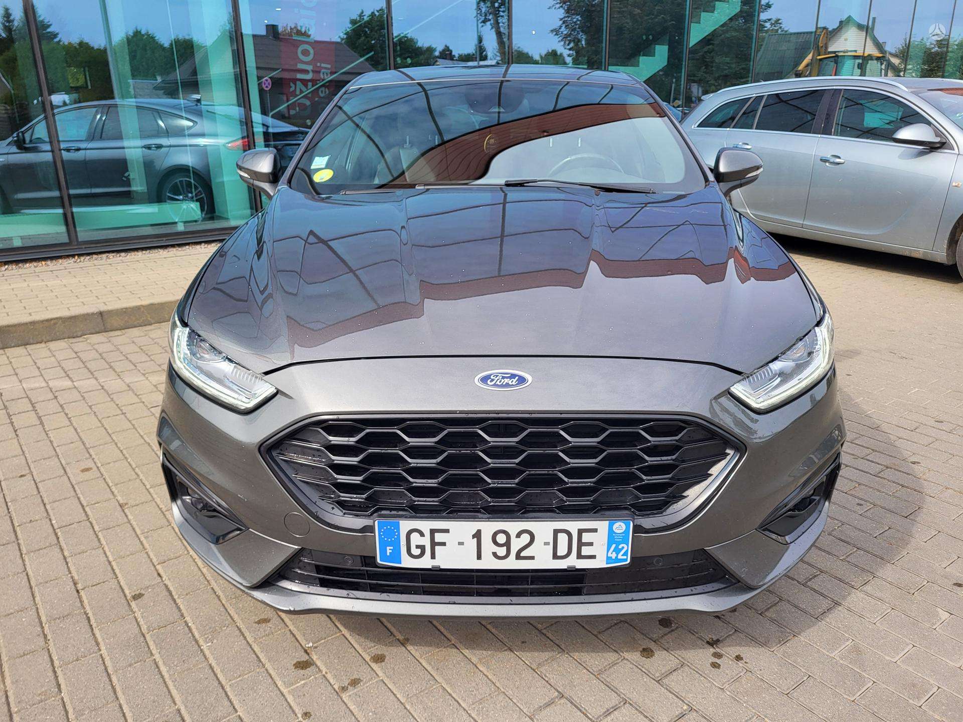 Ford Mondeo.