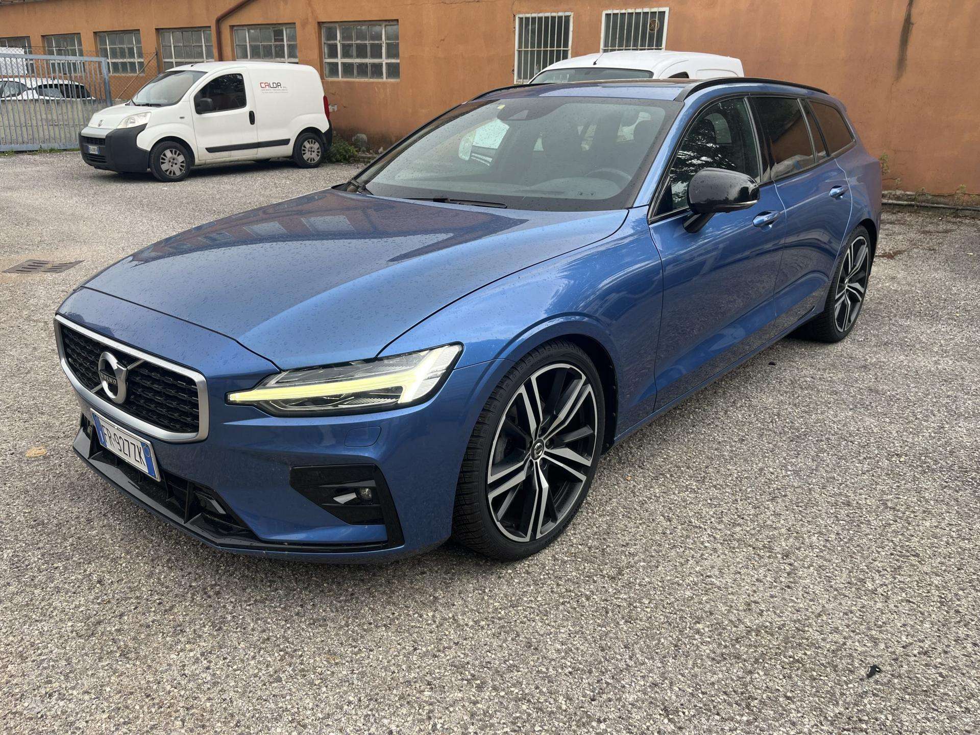 Volvo V60.