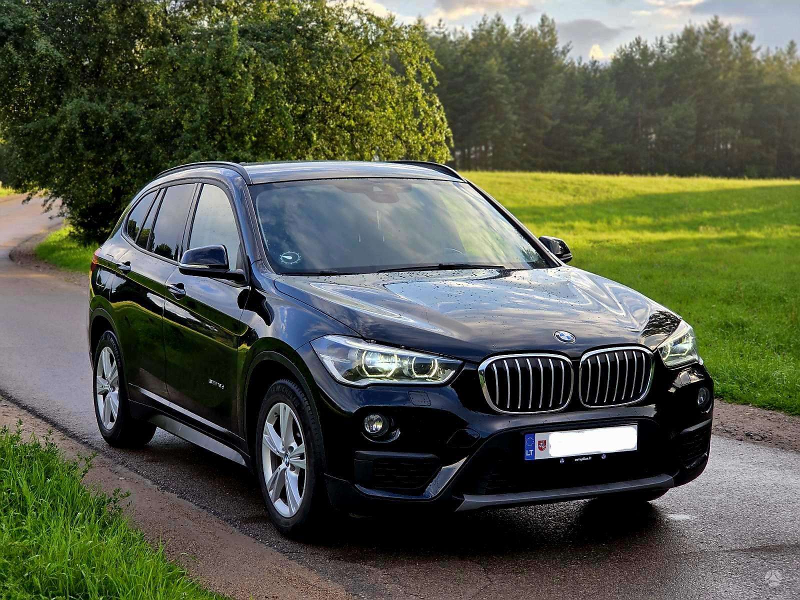 BMW X1.