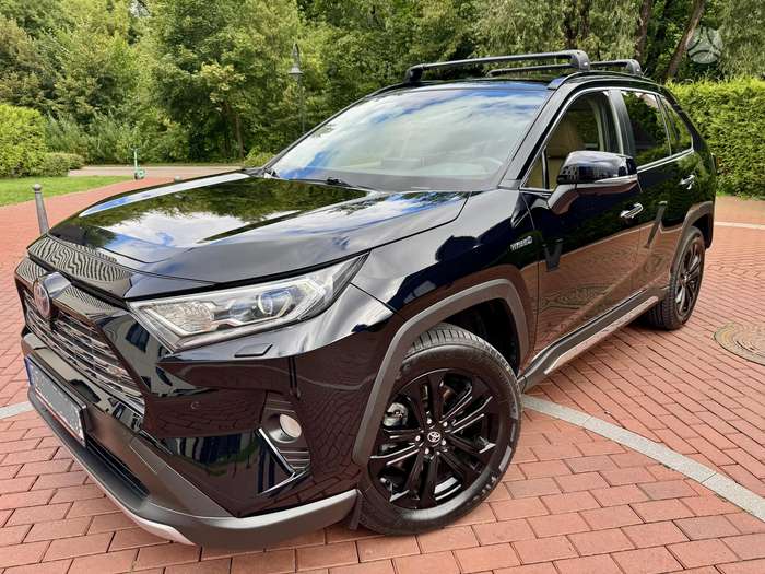 Toyota RAV4.