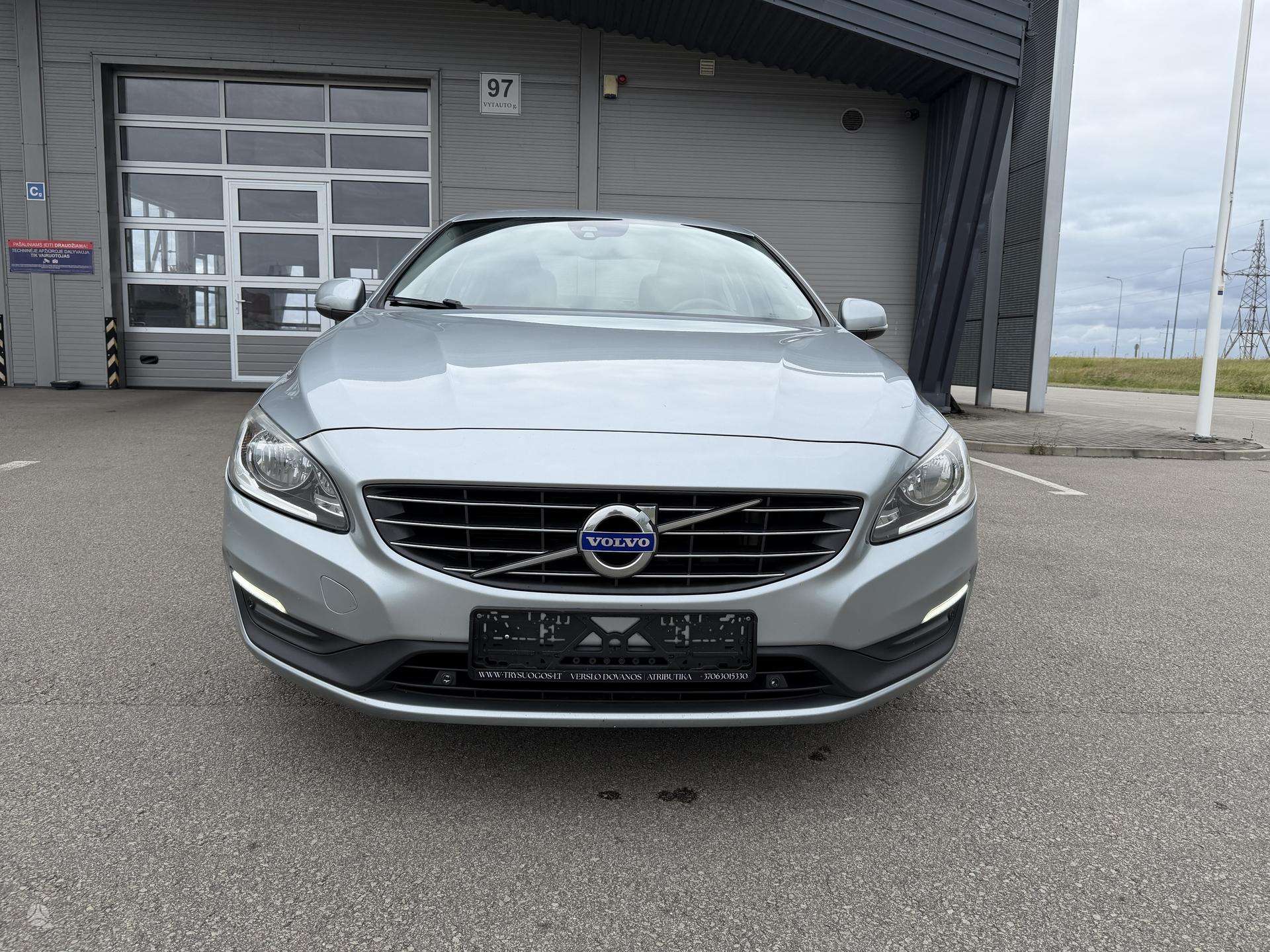 Volvo S60.