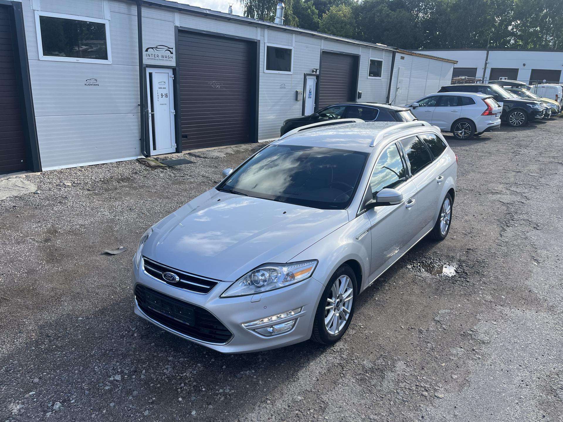 Ford Mondeo.