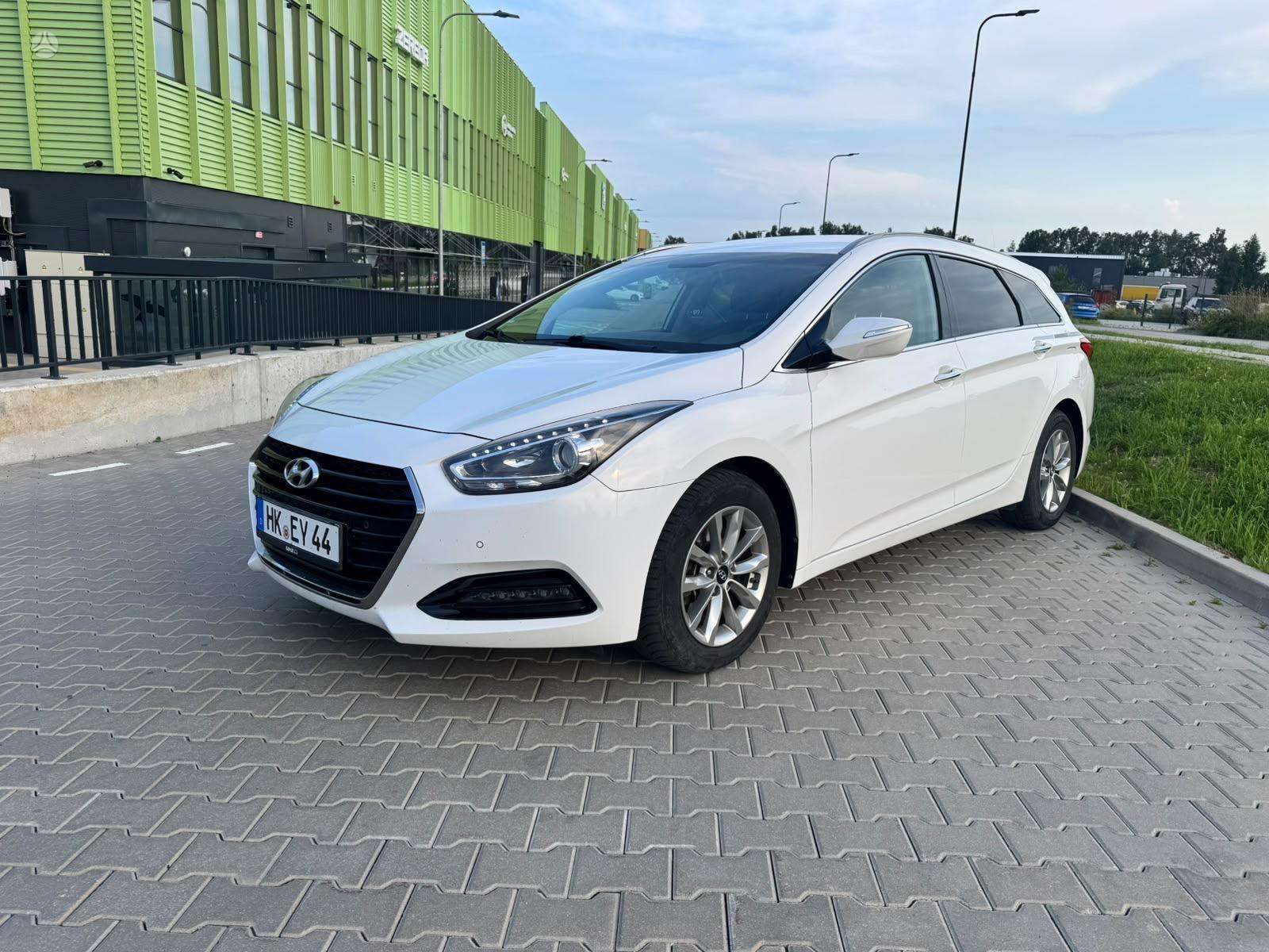 Hyundai i40.