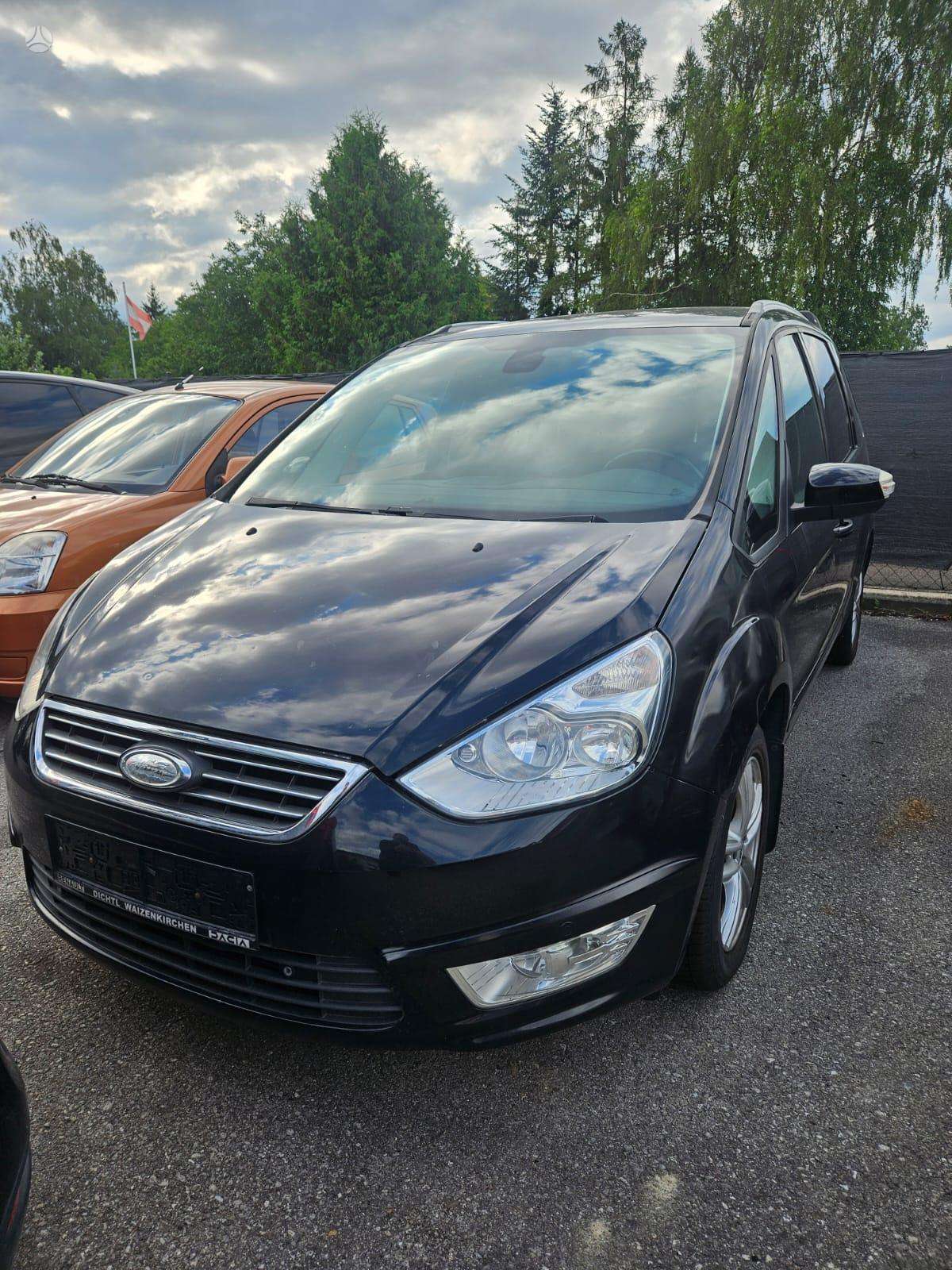 Ford Galaxy.