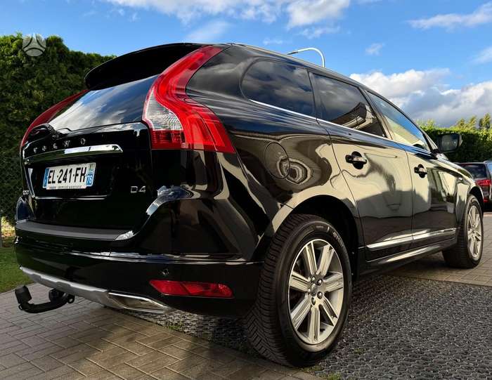 Volvo XC60.