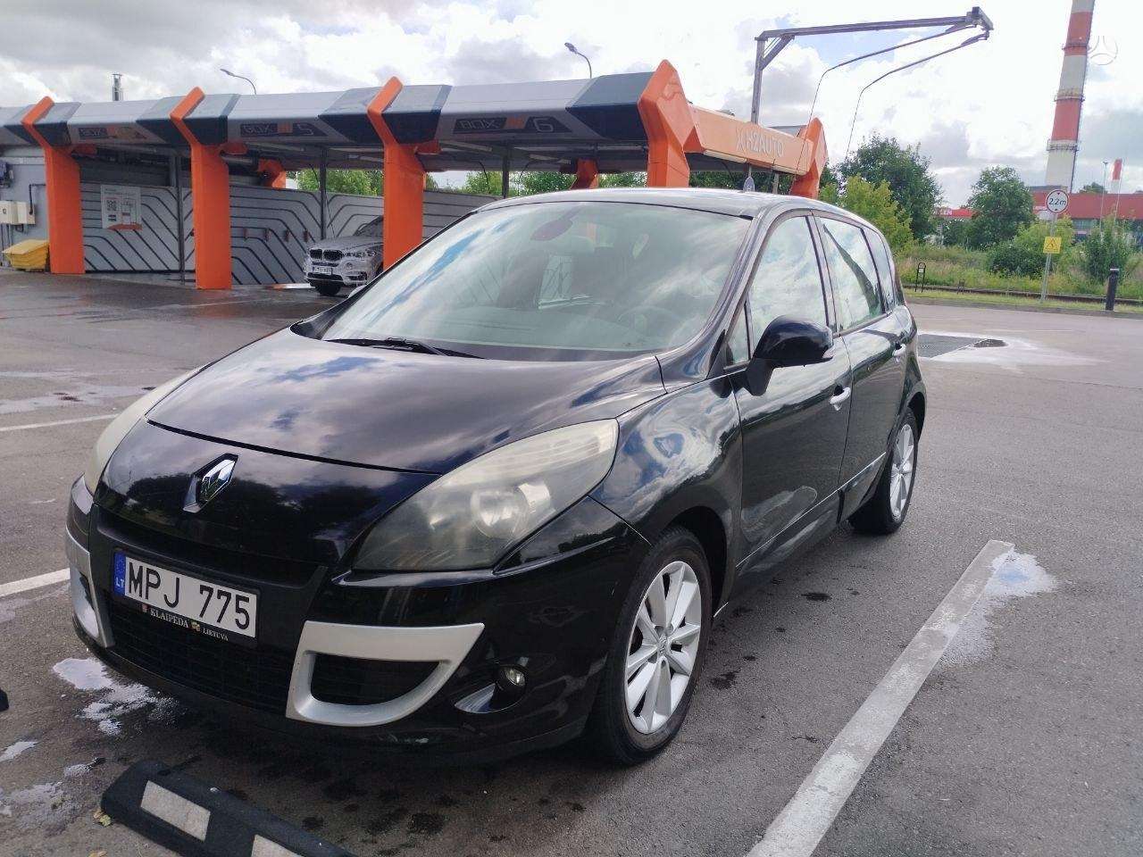 Renault Scenic.