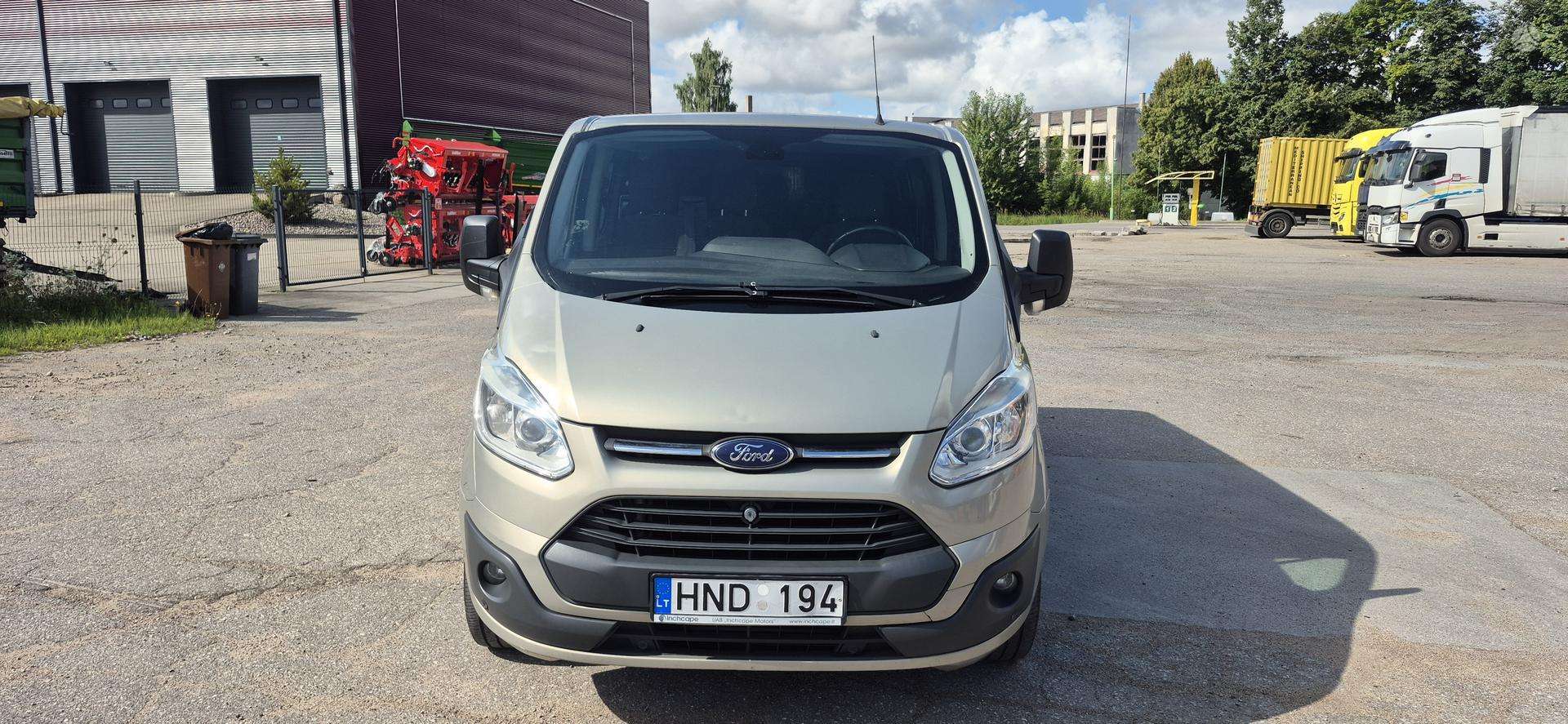 Ford Transit Custom.