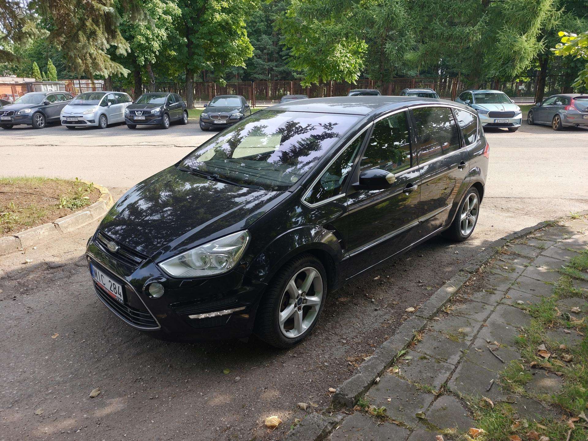 Ford S-MAX.