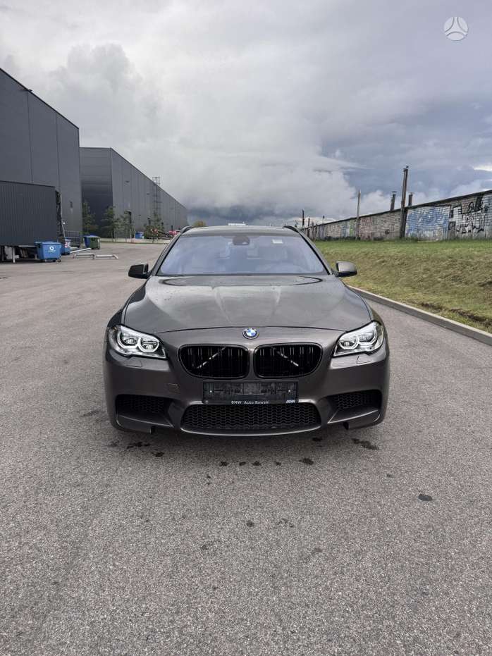 BMW 530.