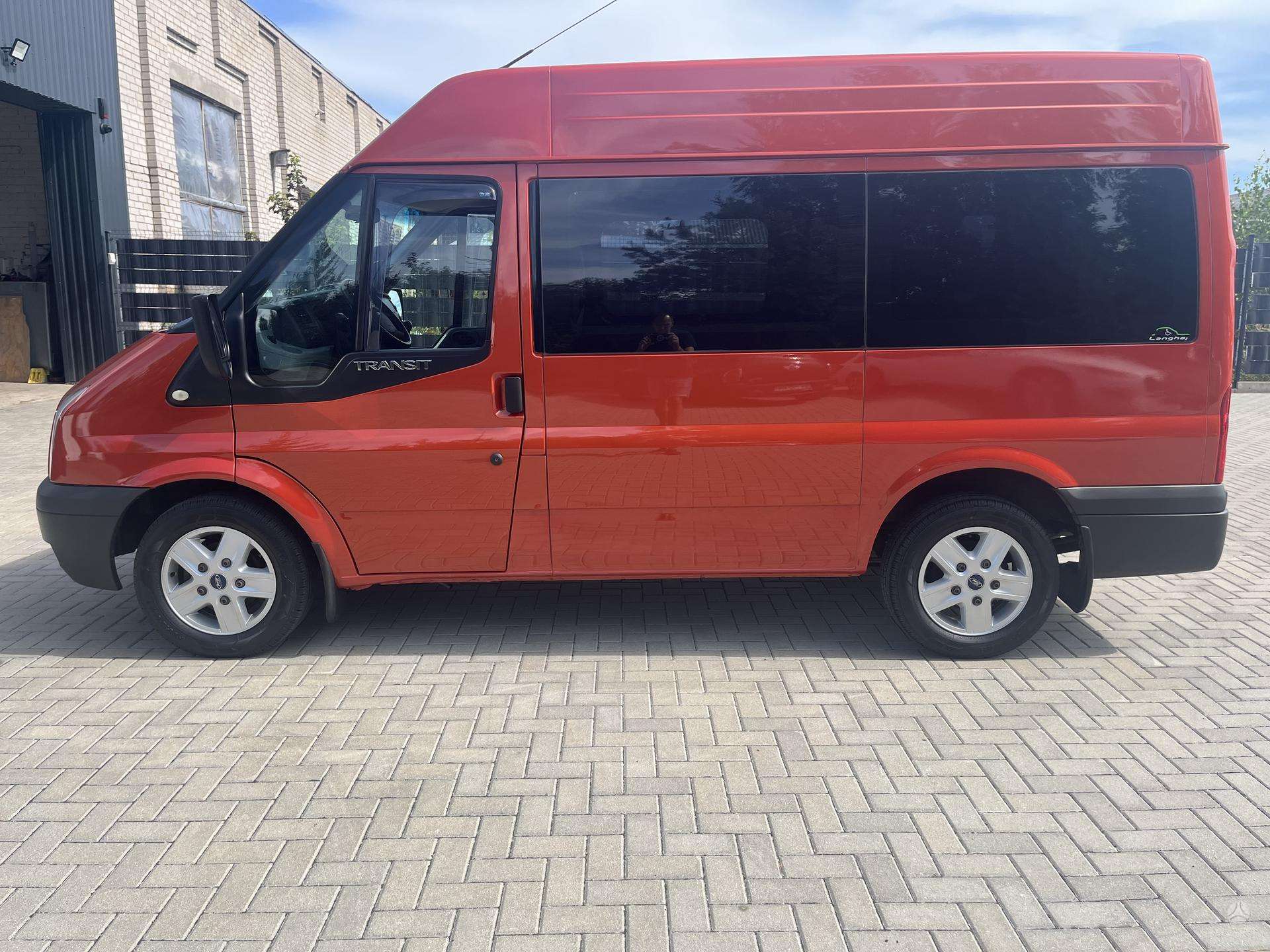 Ford Transit.