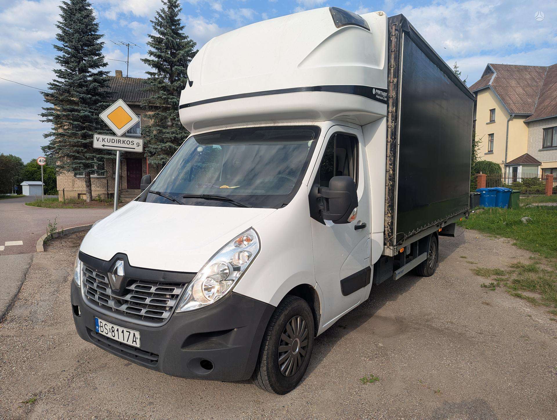 Renault Master.